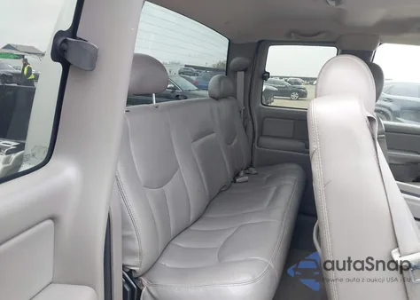 2004 Chevrolet Silverado 1500 Lt z USA, uszkodzony, nr VIN 2GCEK19T941316042